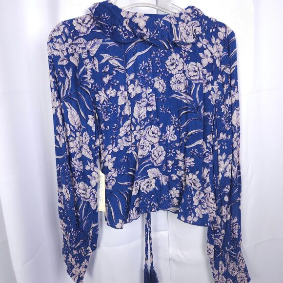 NWT Band of Gypsies B.O.G Collective Womens Small Blue Floral Audrey Cropped Top - Picture 2 of 7